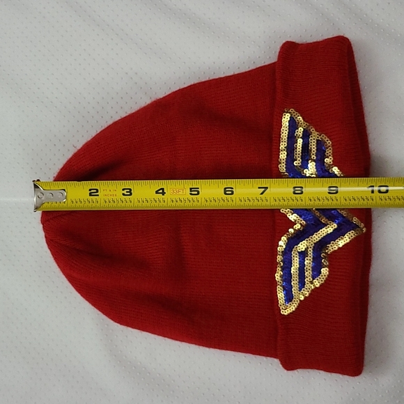 DC WONDERWOMAN BEANIE - Picture 6 of 8